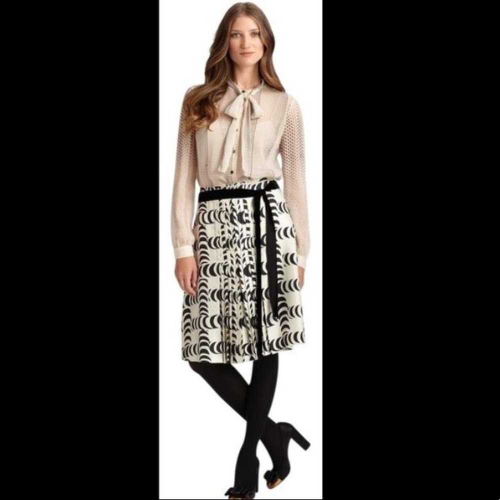 Tory Butch Noreen Silk Skirt Ivory Black Silk Size 2